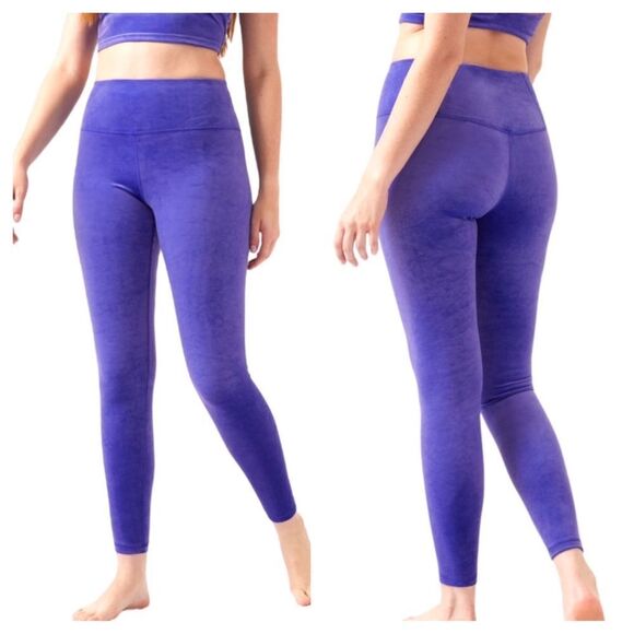NWT Athleta Noble Blue Elation Velvet Tight Size M